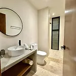 Villa Luxury-8 Min To Beach-Private Jacuzzi & Pool